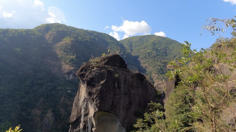 U Mawryngkhang Rock