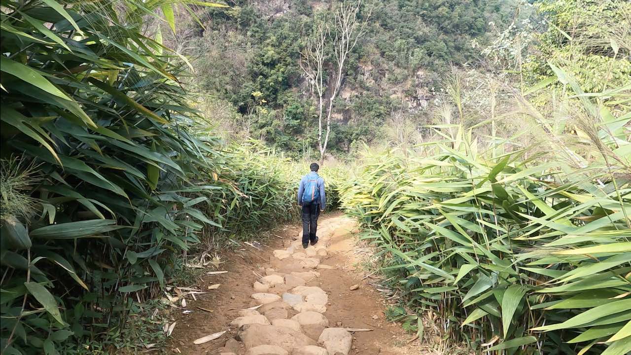 Wahkhen village to Wahrew river path