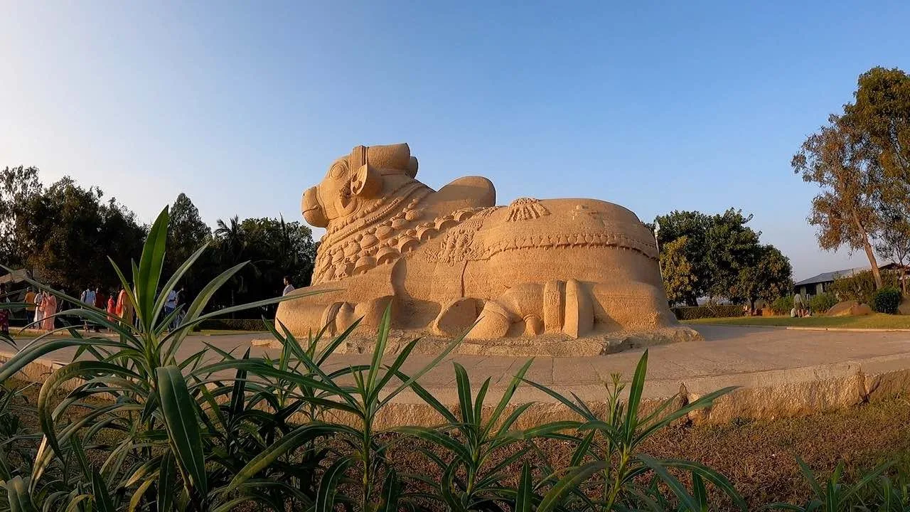 nandi sculpture lepakshi