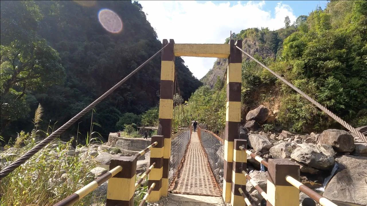 Steel bridge across Wahrew river