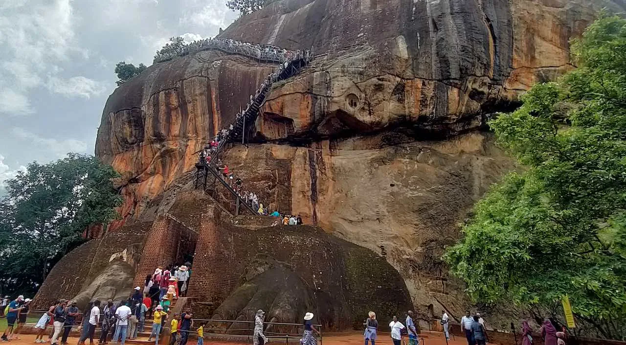 sigiriya staircase