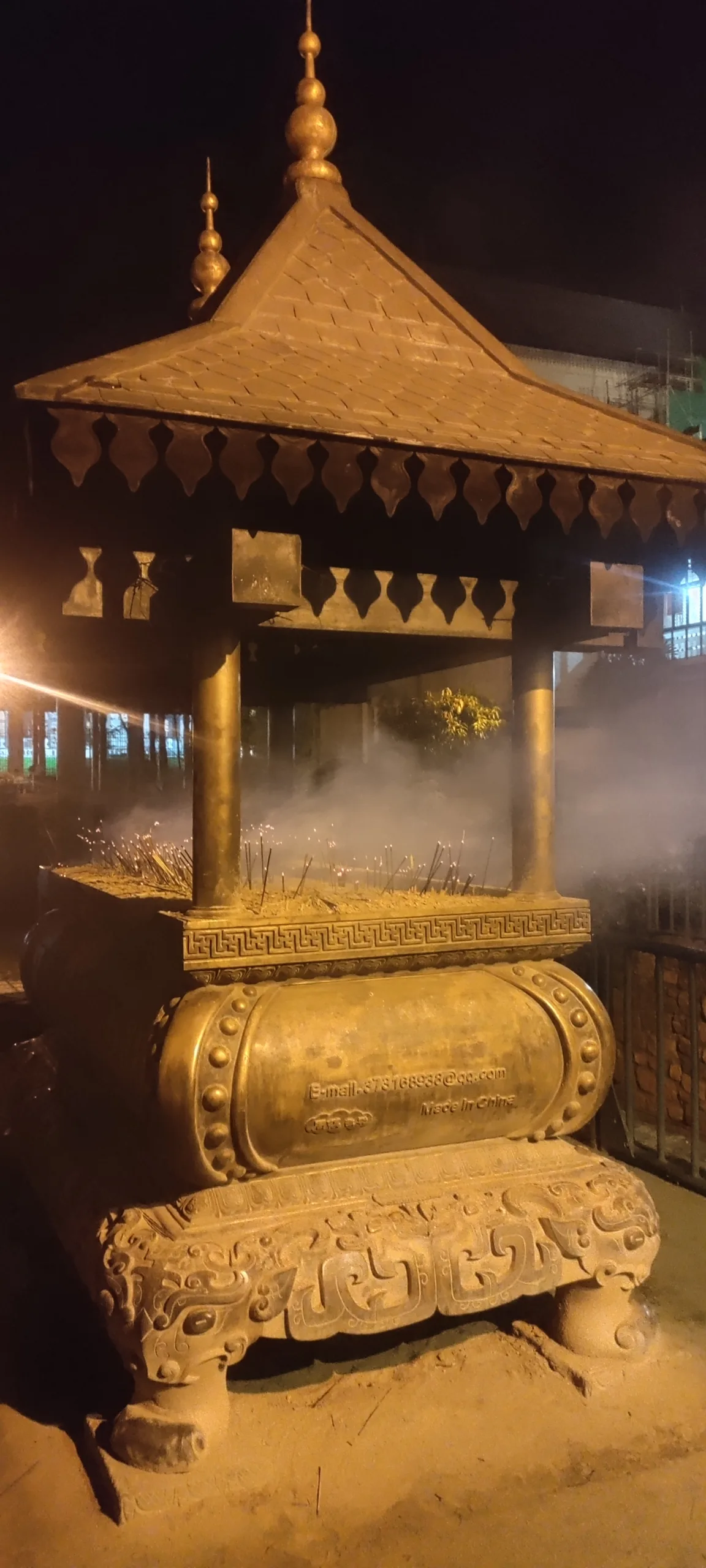 incense sticks in sri dalada maligawa