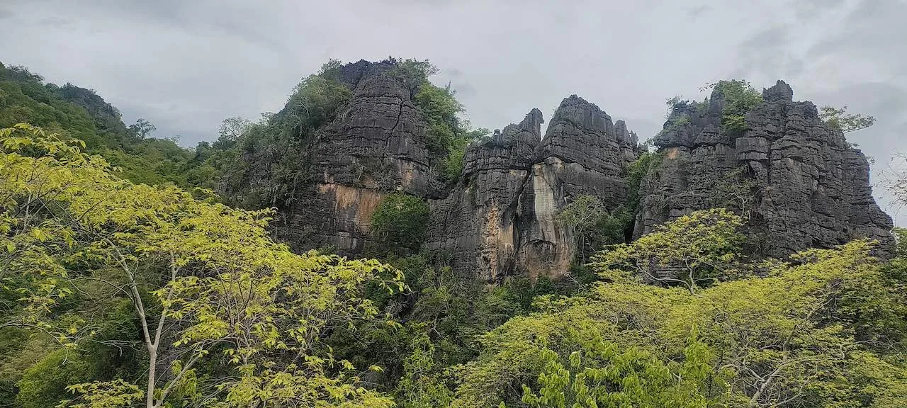 khao nang phanthurat cliffs