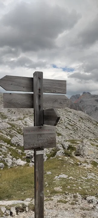 alta via 1 signboard