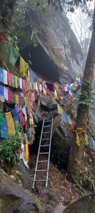 guru rumpoche cave 2